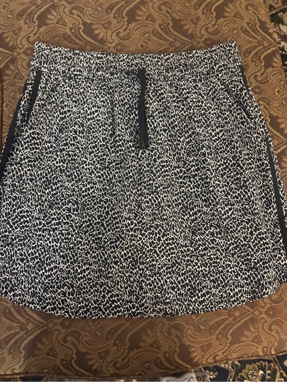 Talbots Black and White Printed Skort